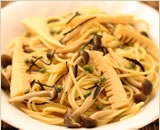 青実山椒をトッピング！しめじと竹の子の和風パスタ