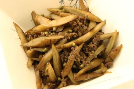山椒香る牛肉とごぼうの時雨炊き
