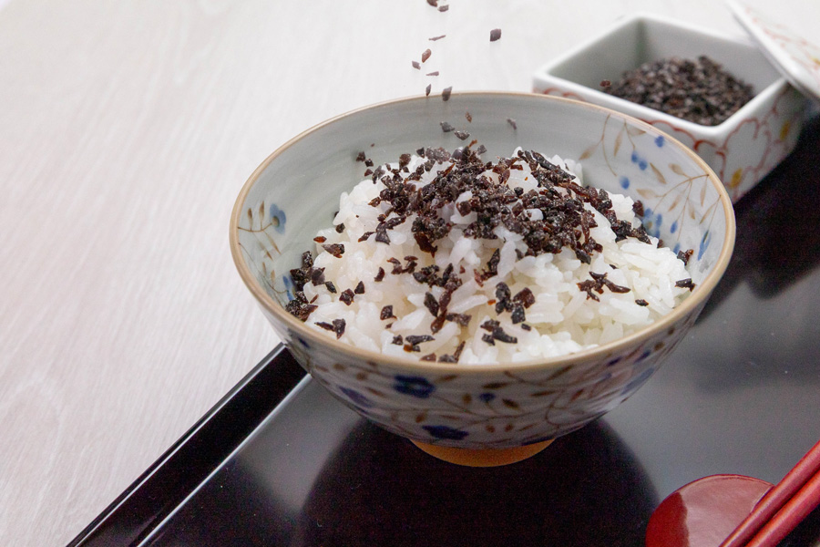 ふりかけ感覚で使えるパラパラタイプのわかめ汐吹