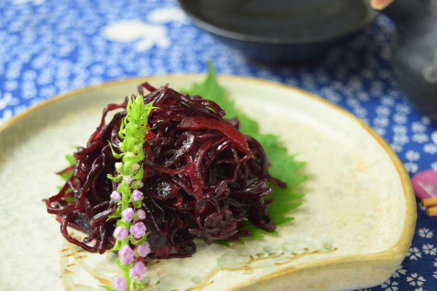 昆布ときくらげを炊き上げた千波のしば漬昆布